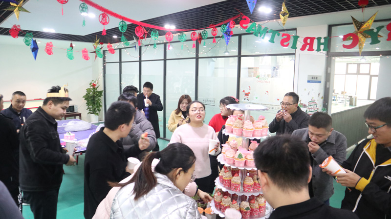 繽紛平安夜，歡樂圣誕節(jié) | 寶開舉辦第四季度員工集體生日會