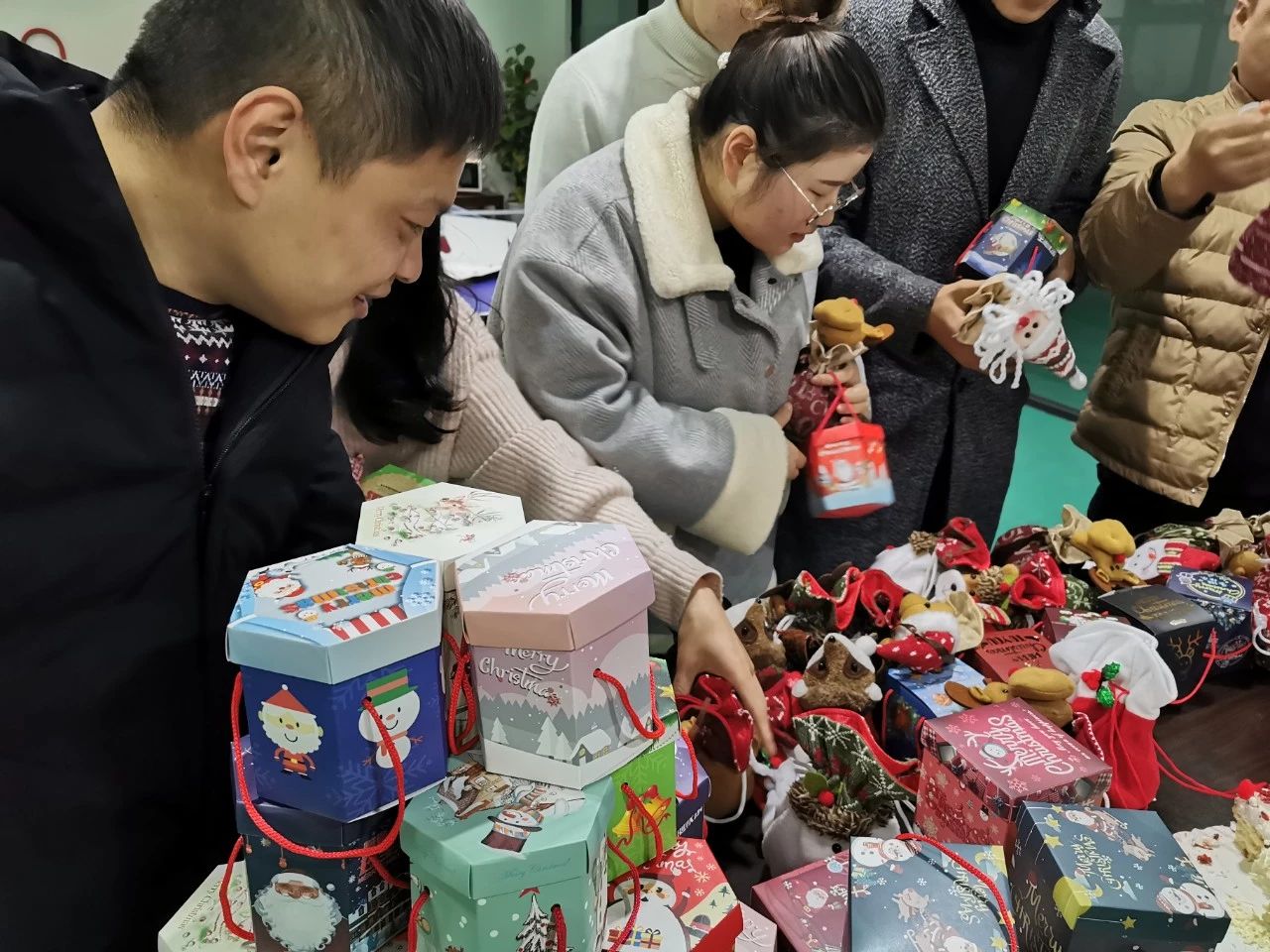 圣誕主題生日趴 | 濃情暖意平安夜，誕愿有你共前行