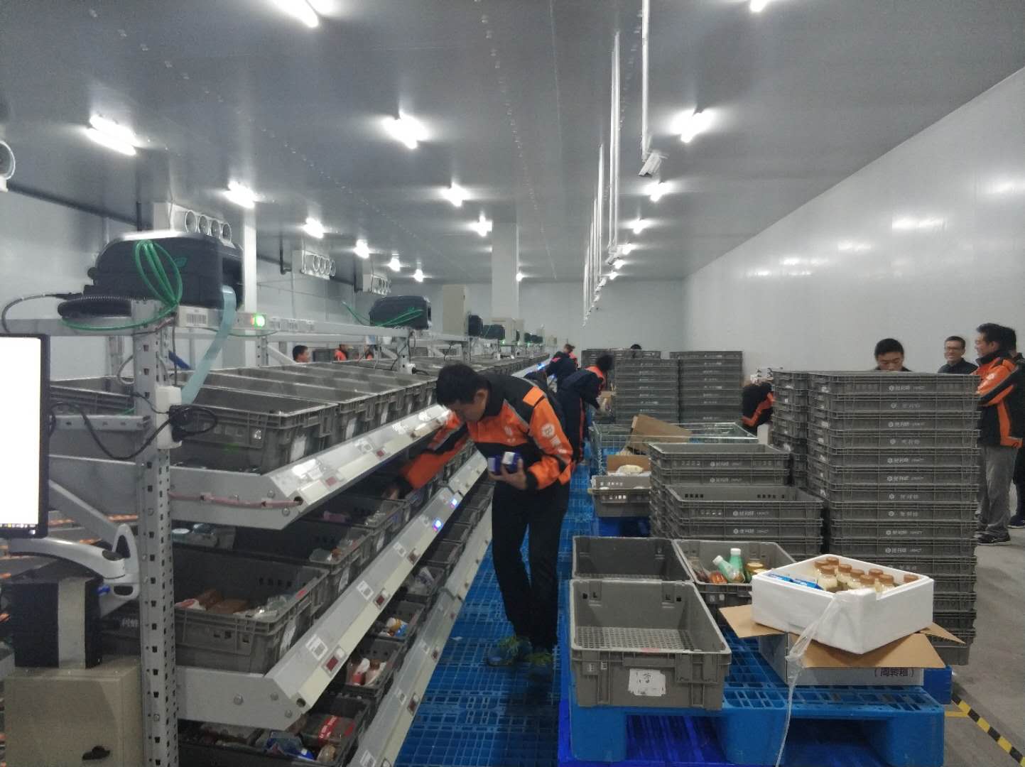 現(xiàn)場報道 | 便利蜂北京倉常溫庫、冷藏庫項目完美收官