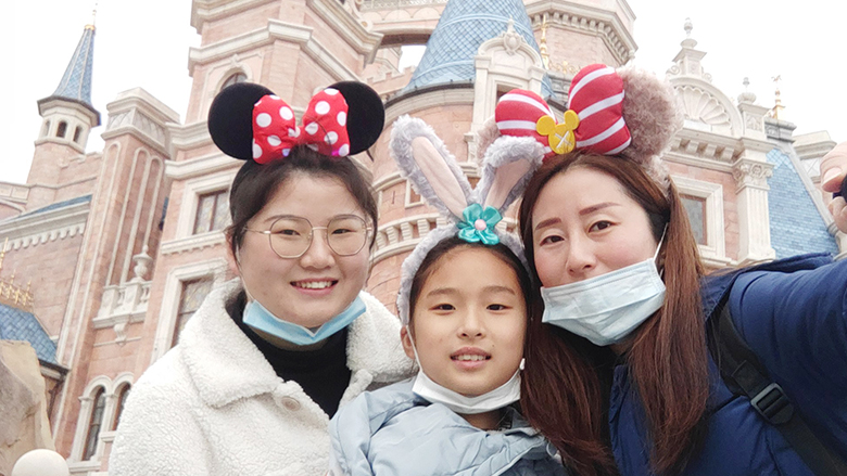 Happy Women’s Day | 歡度三八節(jié)，我們相約上海迪士尼樂園