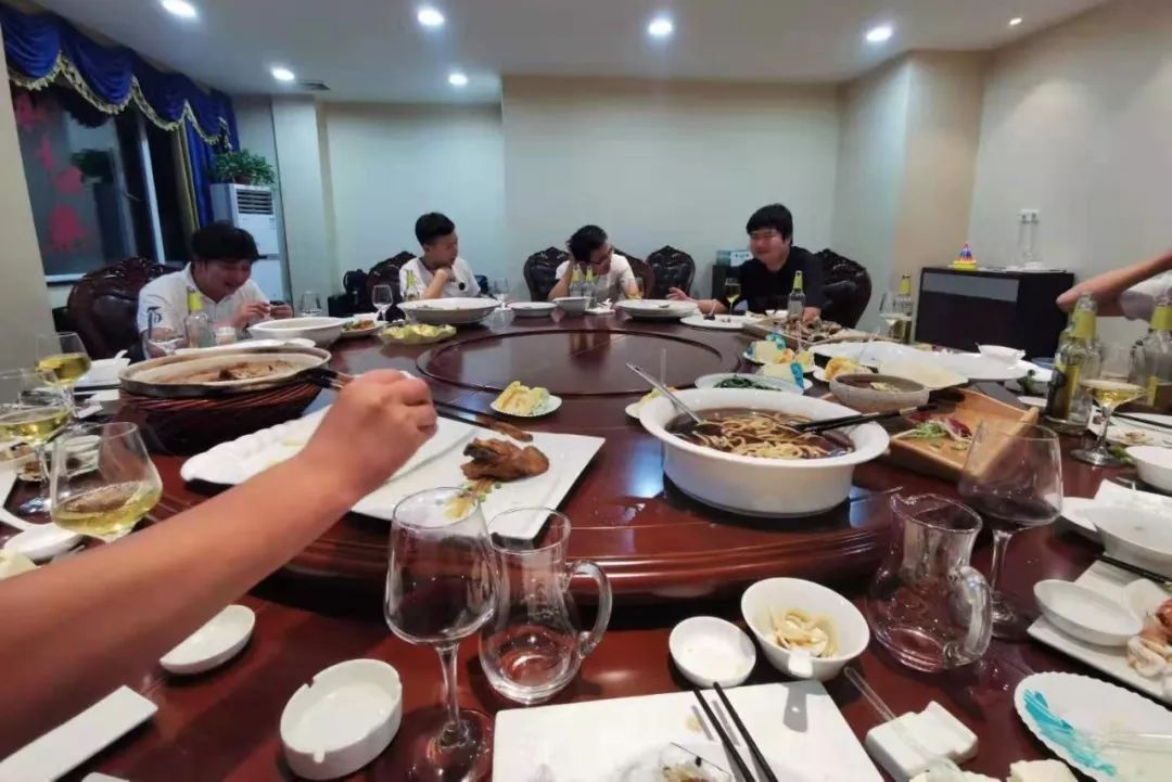 夏送清涼，集體慶生，慰問(wèn)一線 | 致我們的一線伙伴：辛苦了！